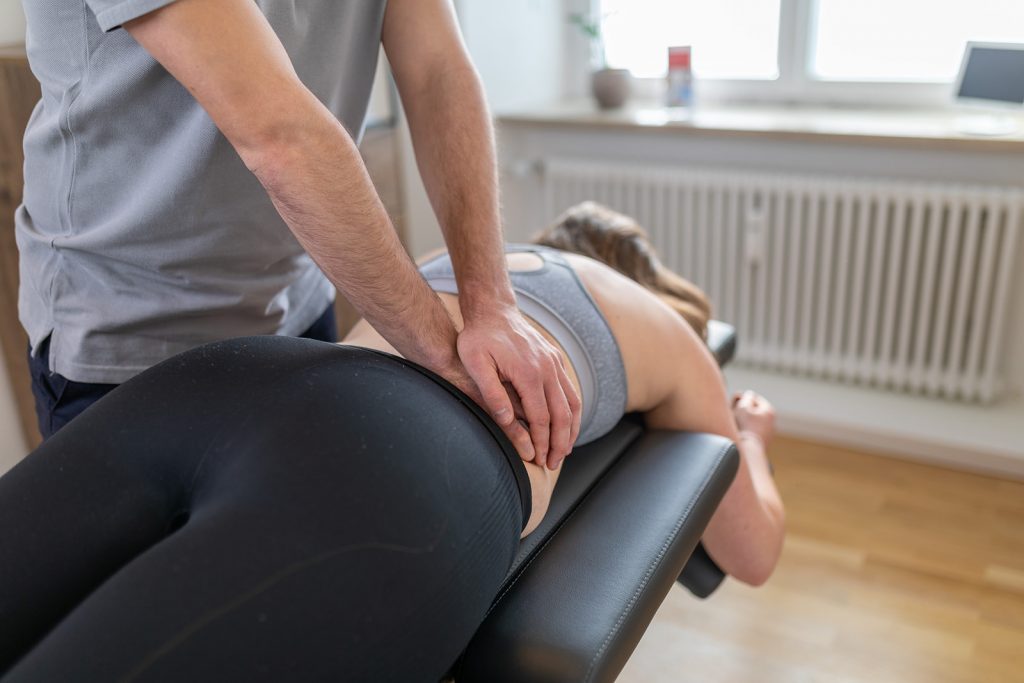 Rückenschmerzen Massage