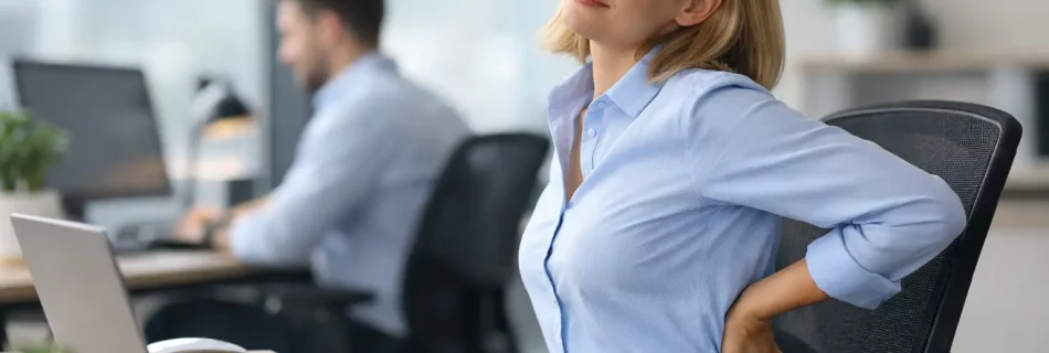 Rückenbeschwerden im Büro vorbeugen